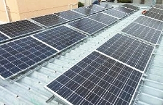 浜松営業所へ太陽光設置（2013年3月）