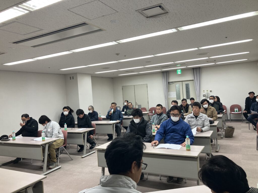 安全協力会「第37回冬季安全大会」を西尾市ホワイトウェイブにて実施しました。